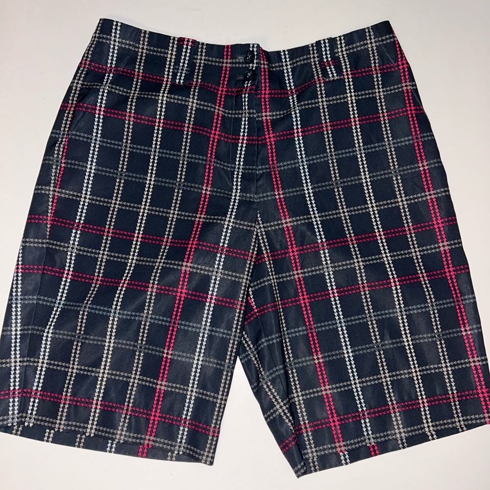 Nike women’s Dri Fit pink white gray plaid mid rise‎ Bermuda golf shorts size 4P